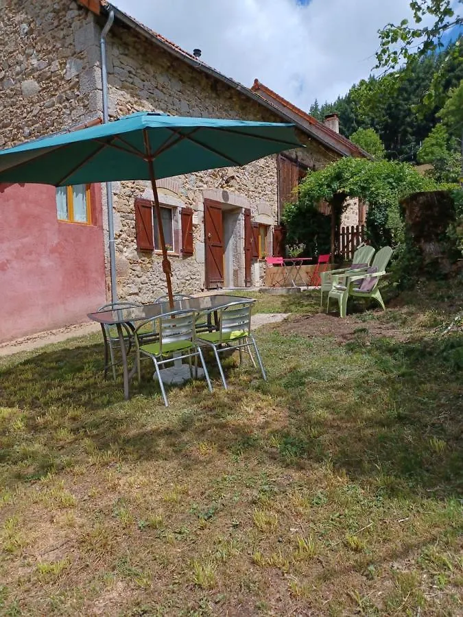 Gite un bout du sud Châtel-Montagne Hébergement de vacances